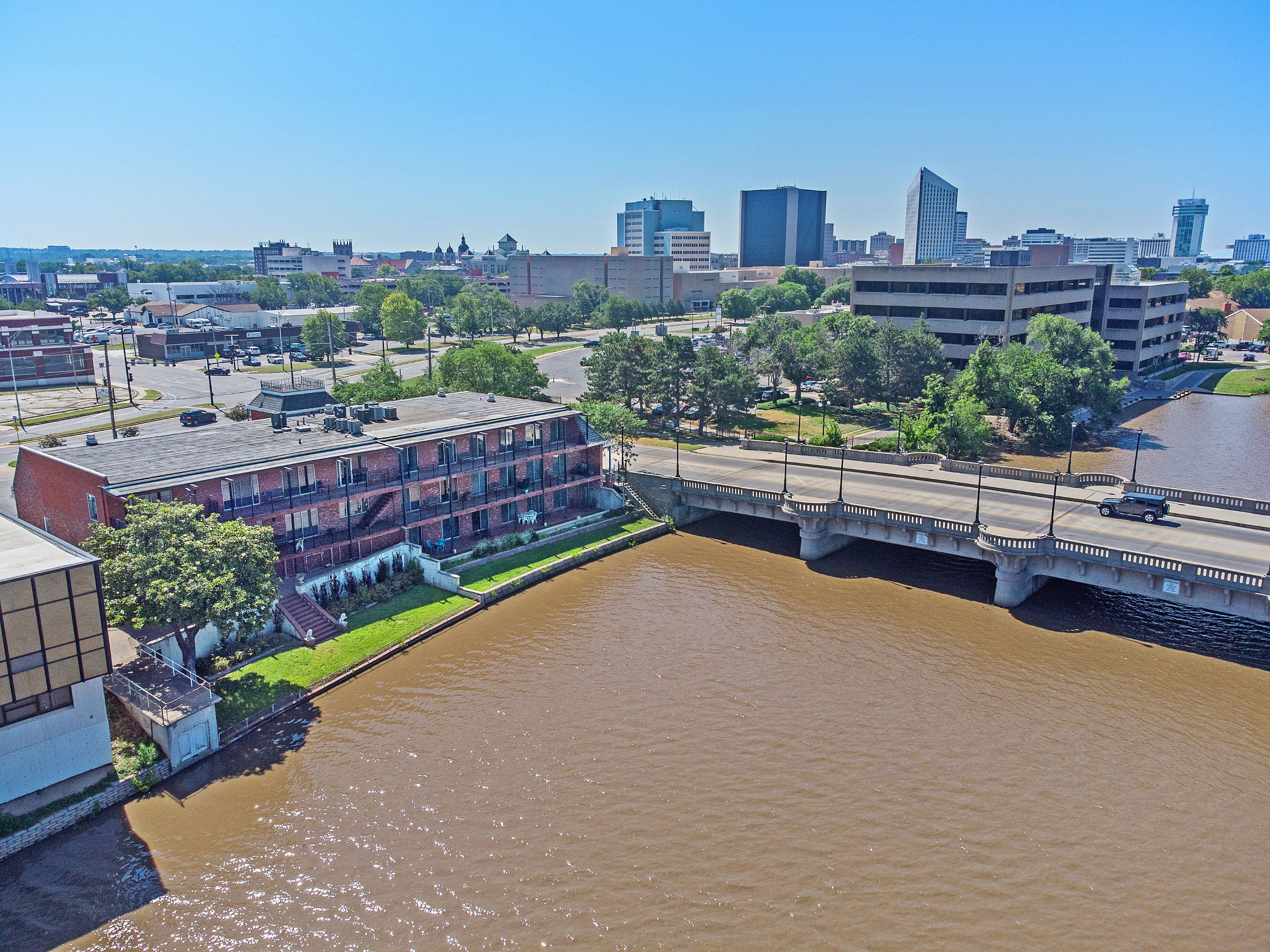 WACO RIVERFRONT PLAZA